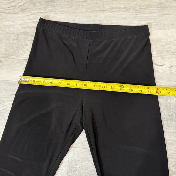 Bali Corp Leggings Size M with Stud Accents - Made in Canada - Picture 7 of 12